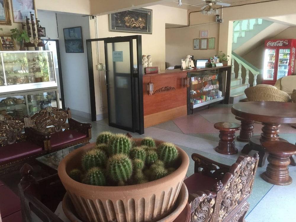 斯瑞酒店 乌汶 外观 照片