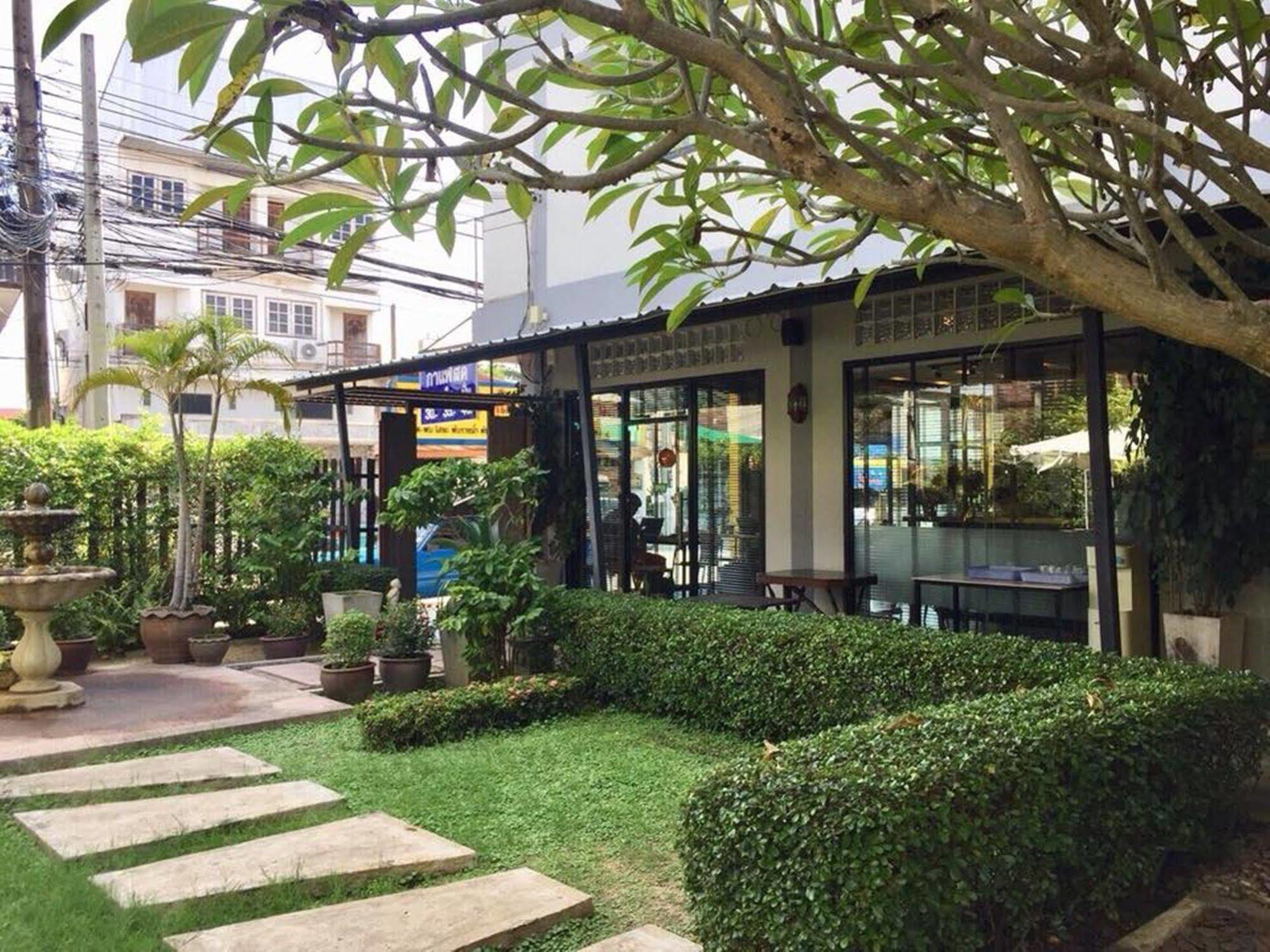 斯瑞酒店 乌汶 外观 照片